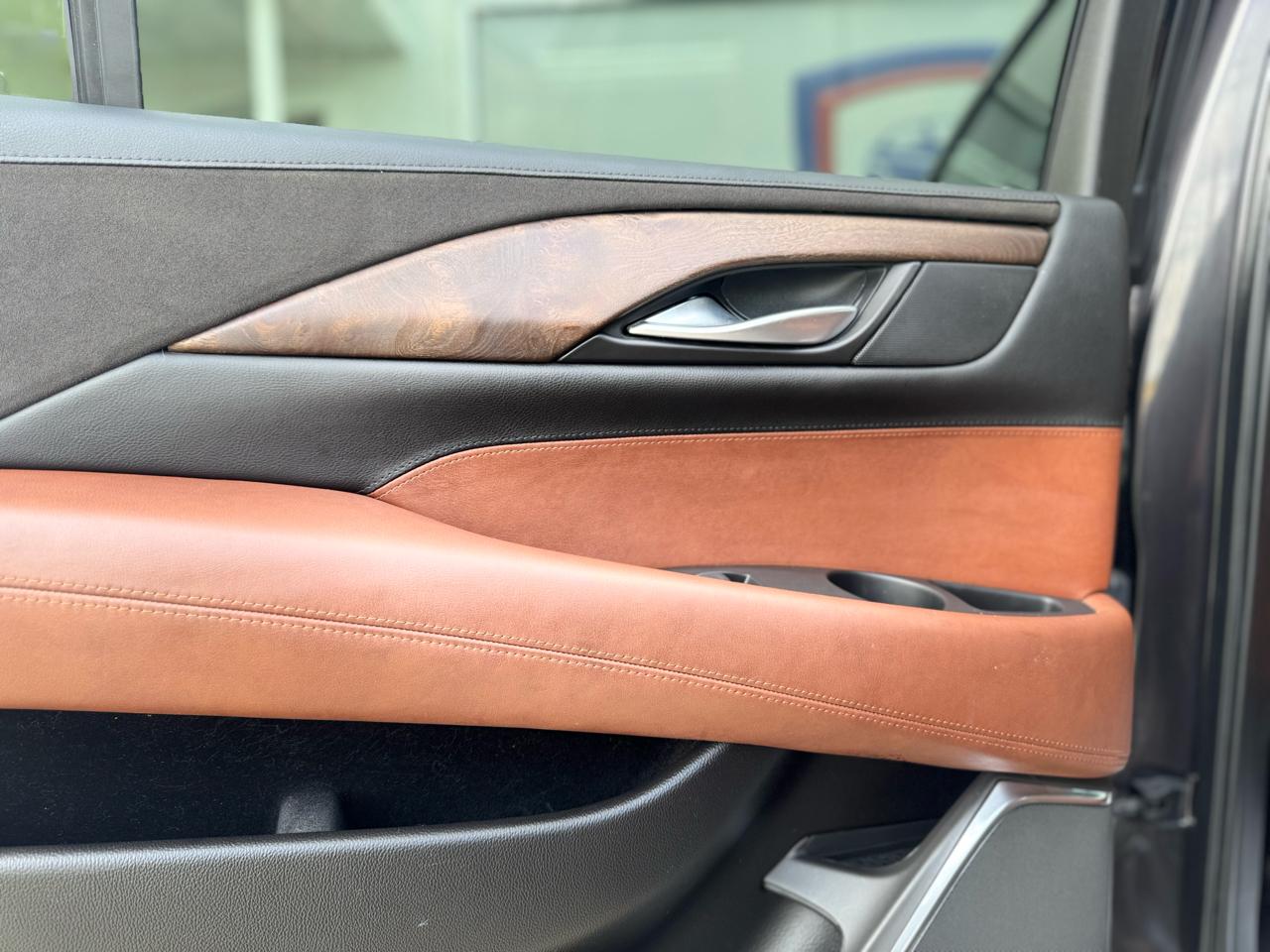 Cadillac Escalade ESV Luxury 4WD 2016