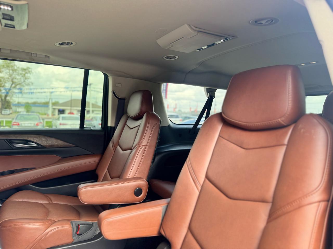 Cadillac Escalade ESV Luxury 4WD 2016