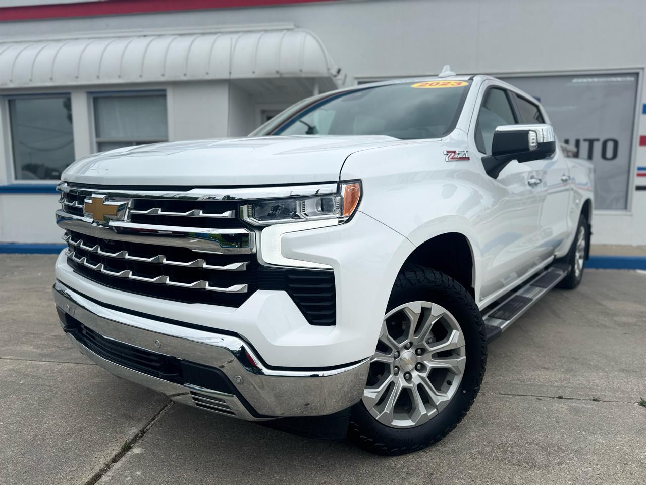 Chevrolet Silverado 1500 LTZ Crew Cab 4WD 2023