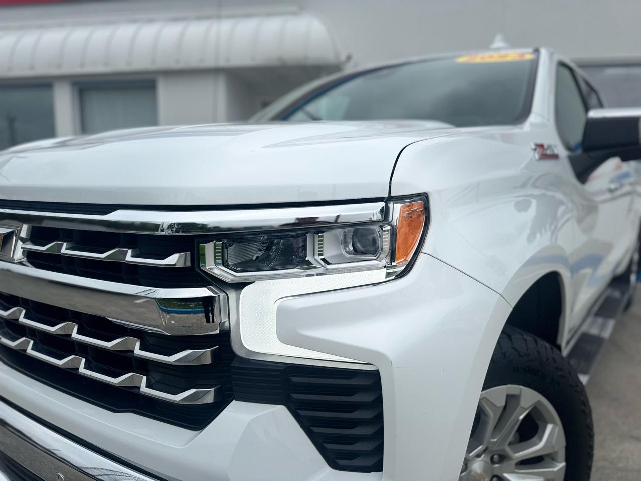 Chevrolet Silverado 1500 LTZ Crew Cab 4WD 2023