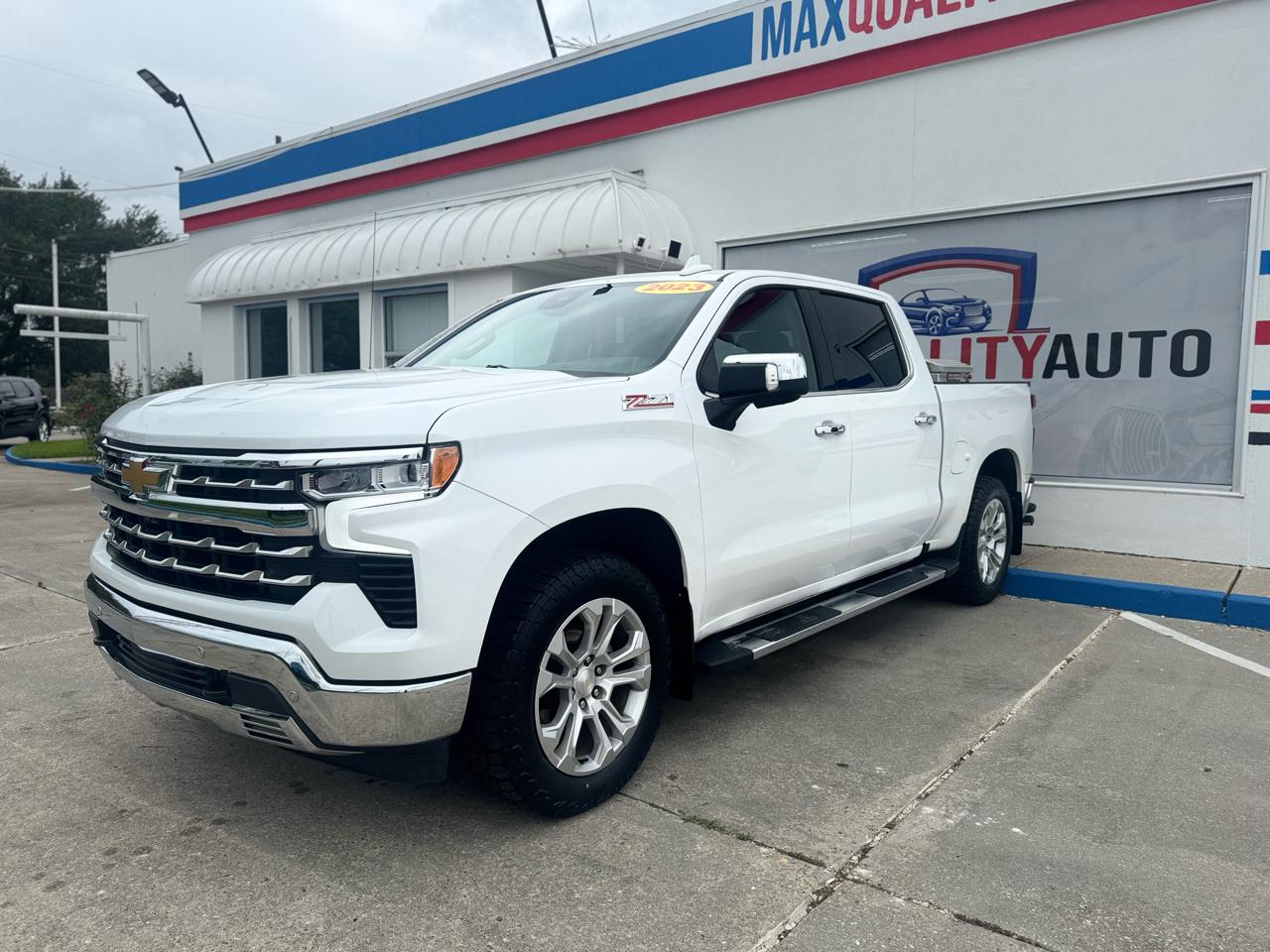 Chevrolet Silverado 1500 LTZ Crew Cab 4WD 2023