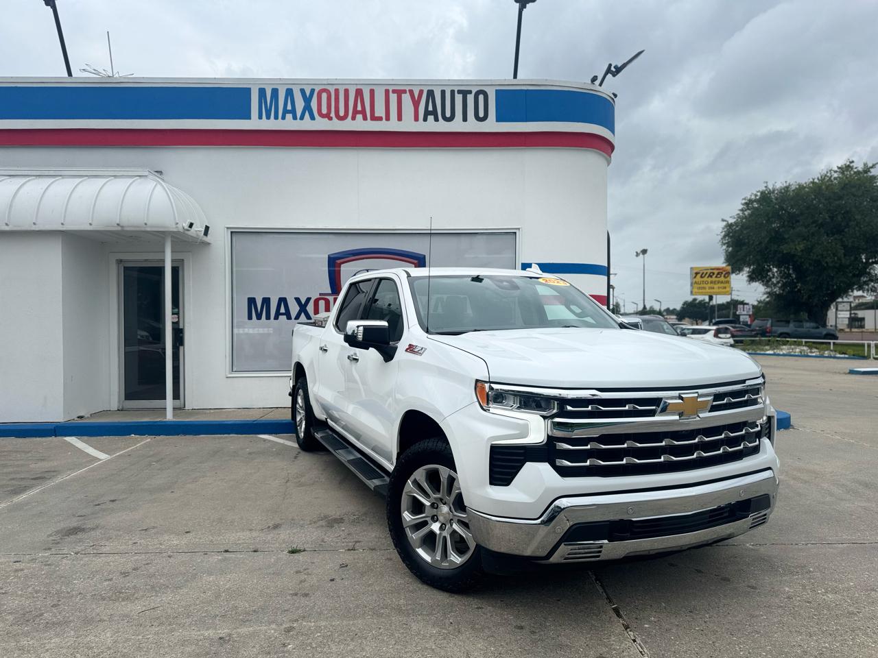 Chevrolet Silverado 1500 LTZ Crew Cab 4WD 2023
