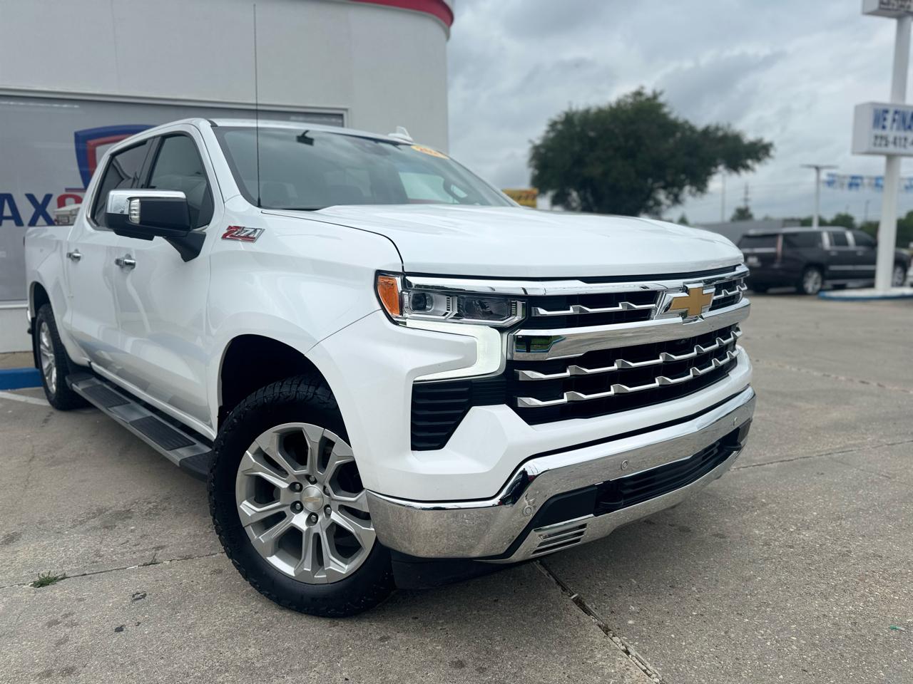 Chevrolet Silverado 1500 LTZ Crew Cab 4WD 2023