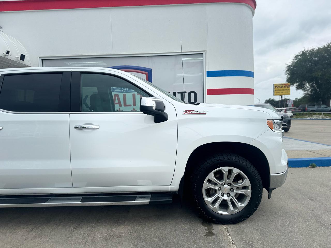Chevrolet Silverado 1500 LTZ Crew Cab 4WD 2023