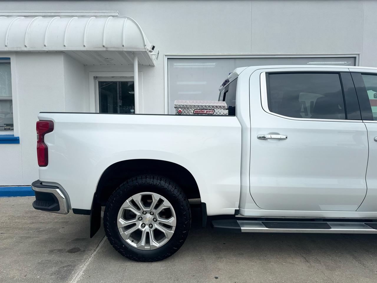 Chevrolet Silverado 1500 LTZ Crew Cab 4WD 2023