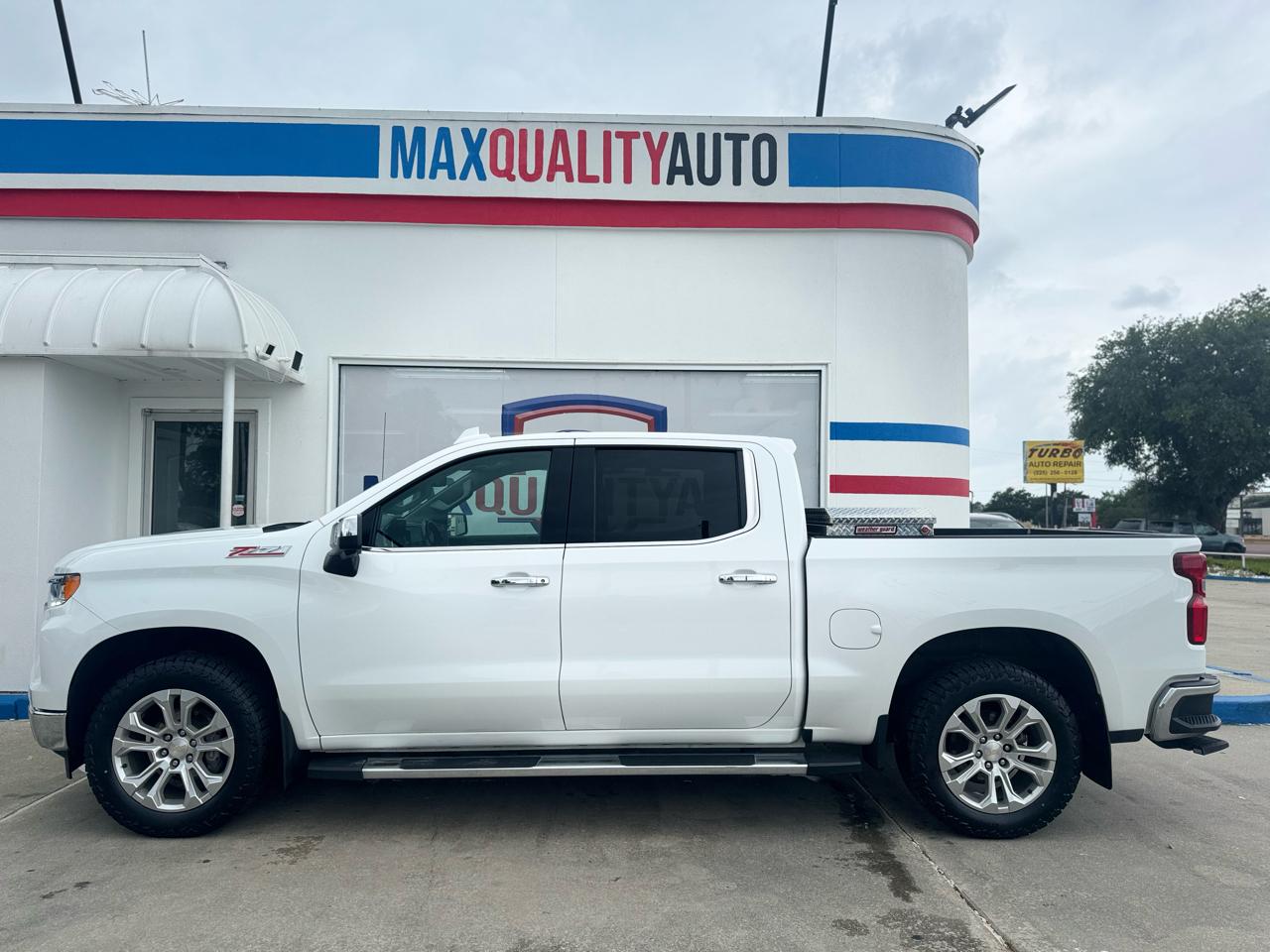 Chevrolet Silverado 1500 LTZ Crew Cab 4WD 2023