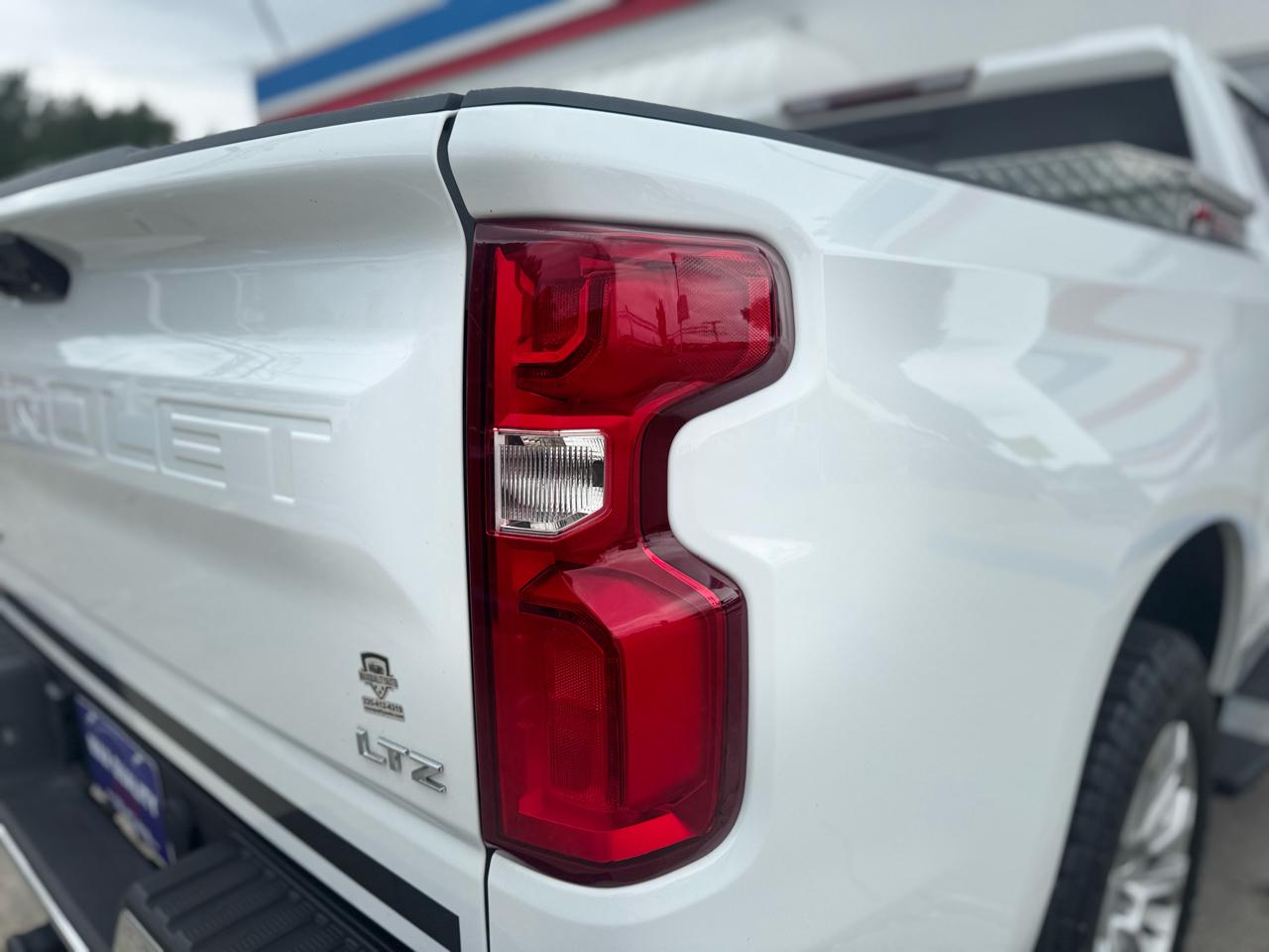 Chevrolet Silverado 1500 LTZ Crew Cab 4WD 2023
