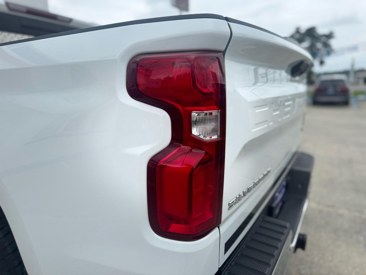 Chevrolet Silverado 1500 LTZ Crew Cab 4WD 2023