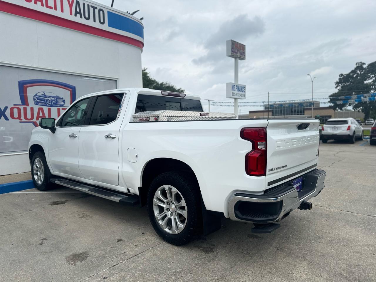 Chevrolet Silverado 1500 LTZ Crew Cab 4WD 2023