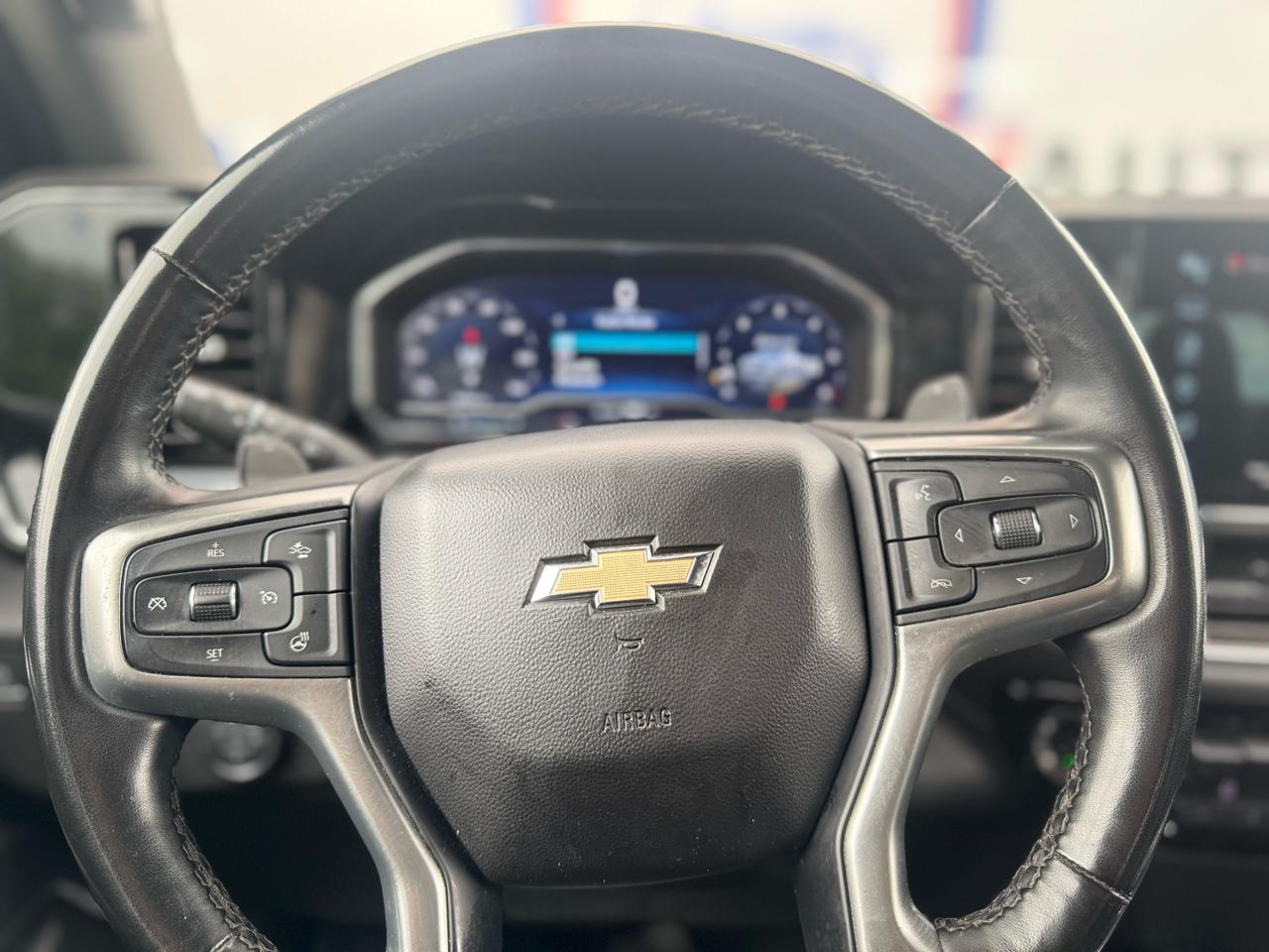 Chevrolet Silverado 1500 LTZ Crew Cab 4WD 2023