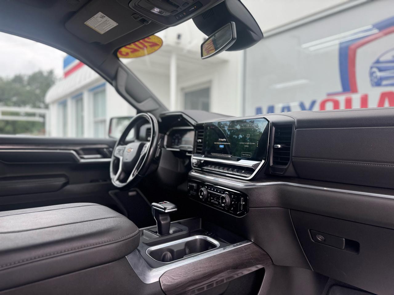 Chevrolet Silverado 1500 LTZ Crew Cab 4WD 2023