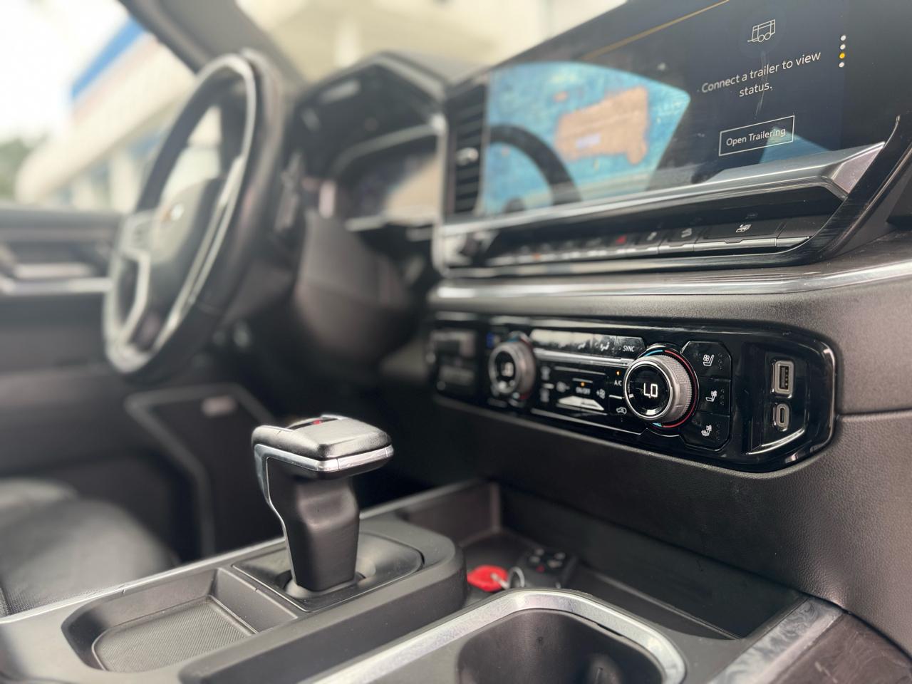 Chevrolet Silverado 1500 LTZ Crew Cab 4WD 2023