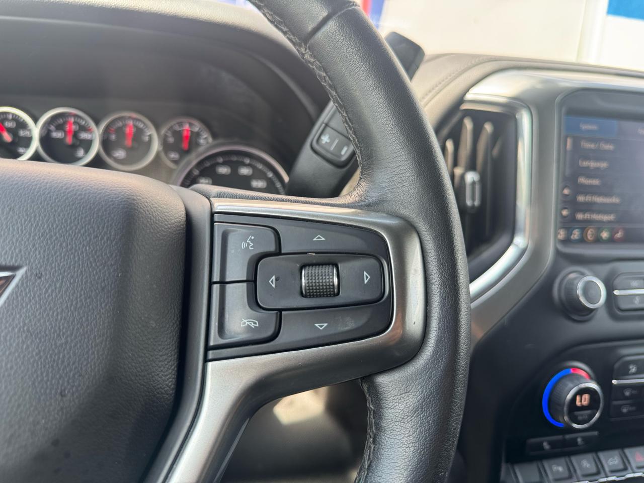 Chevrolet Silverado 1500 LT Crew Cab 4WD 2021