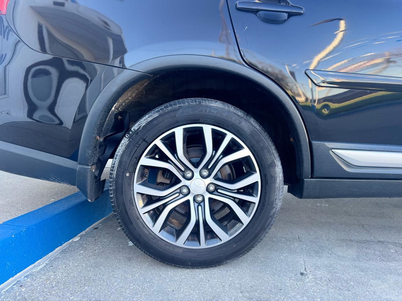 Mitsubishi Outlander SEL AWD 2018