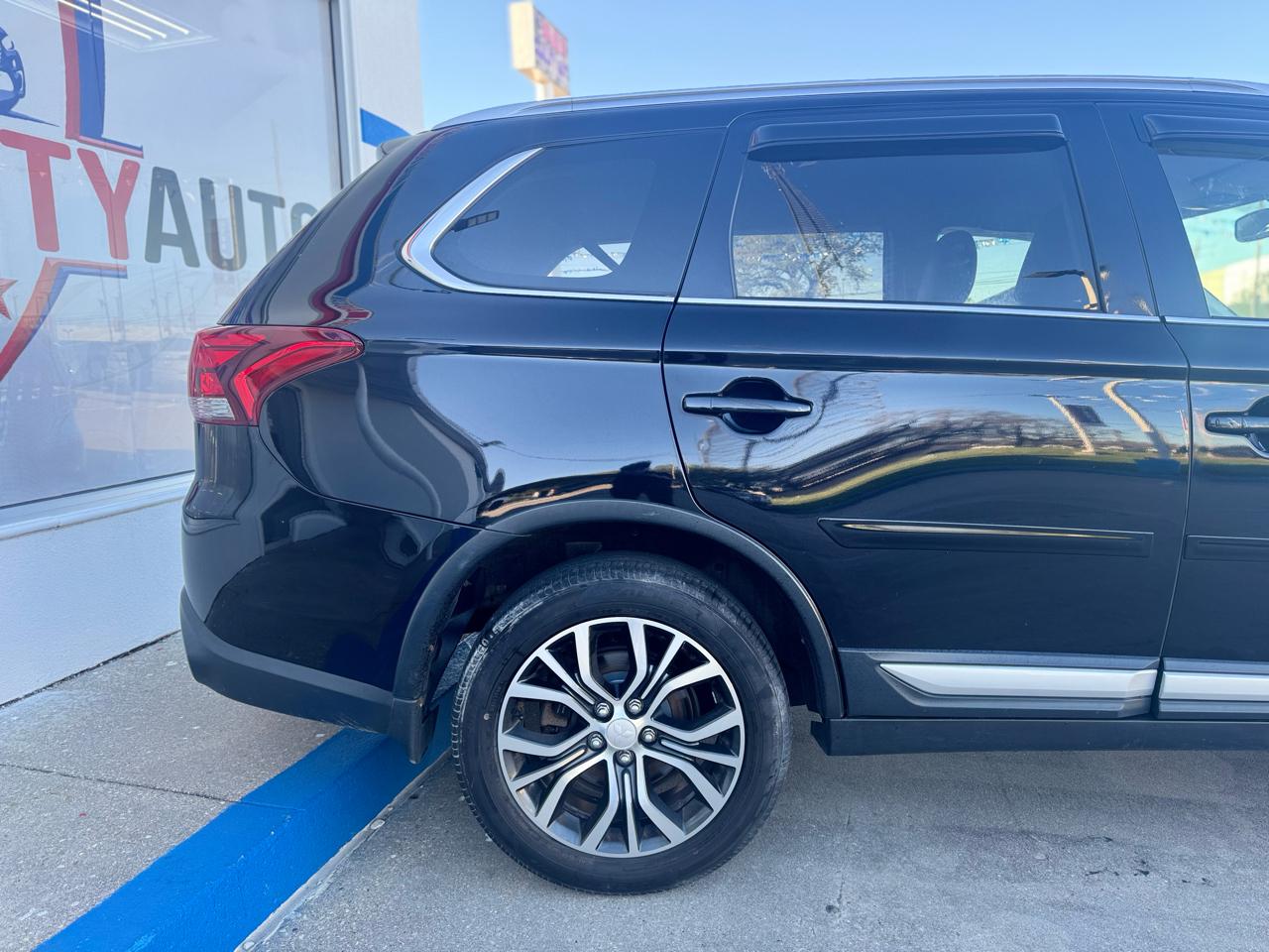 Mitsubishi Outlander SEL AWD 2018