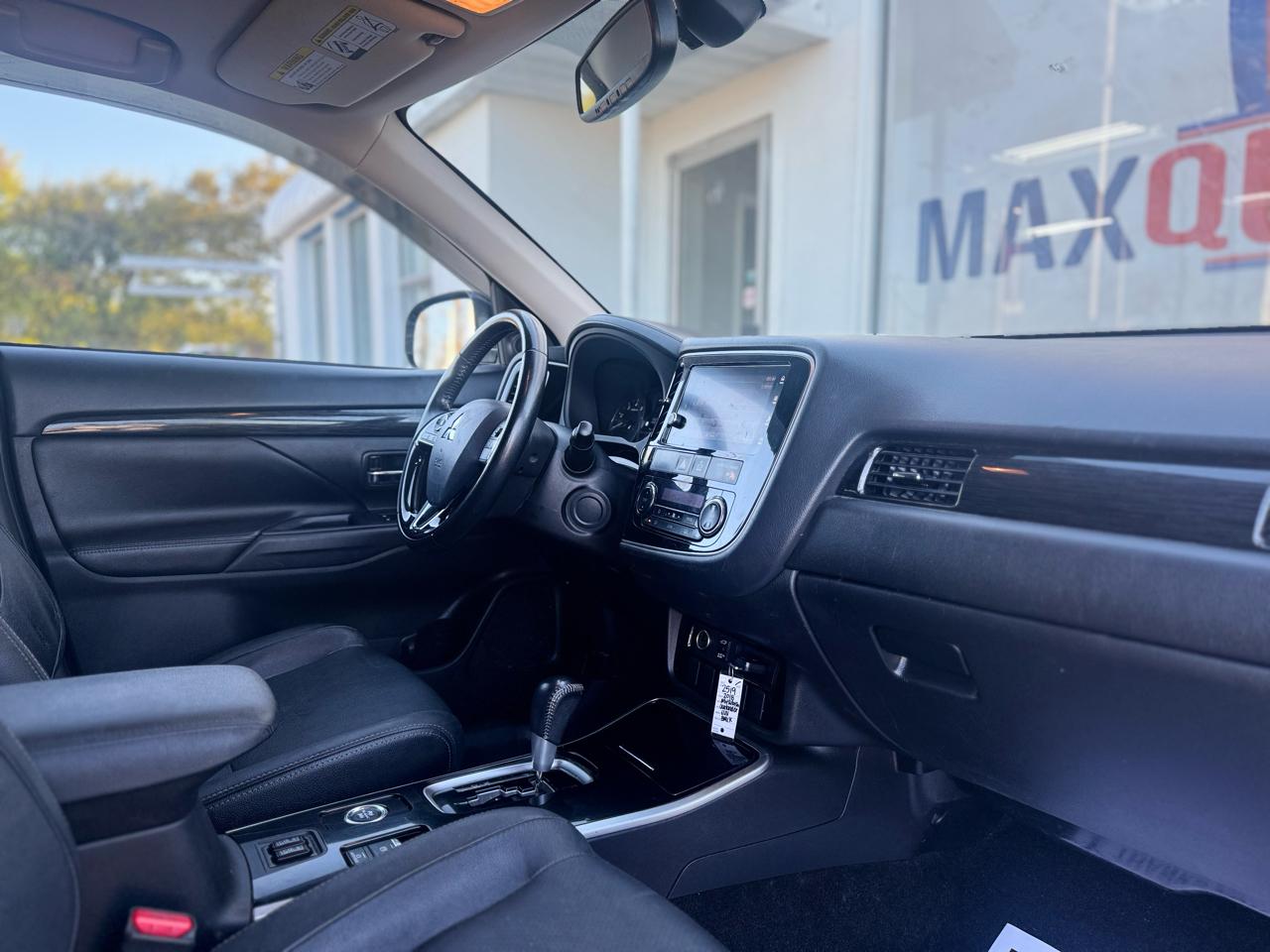 Mitsubishi Outlander SEL AWD 2018