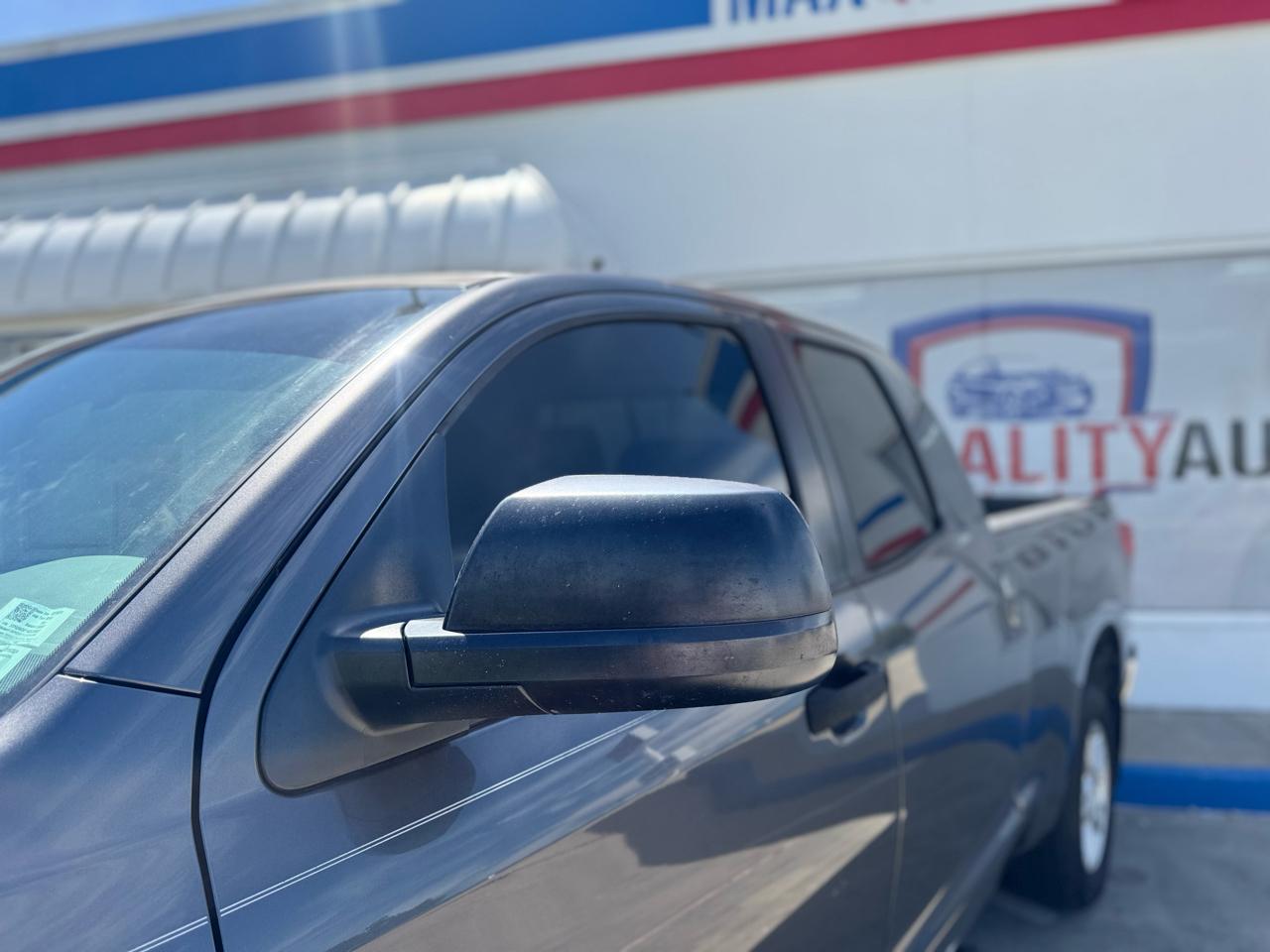 Toyota Tundra Tundra-Grade 5.7L FFV Double Cab 4WD 2012