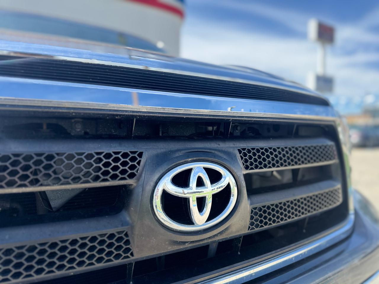 Toyota Tundra Tundra-Grade 5.7L FFV Double Cab 4WD 2012