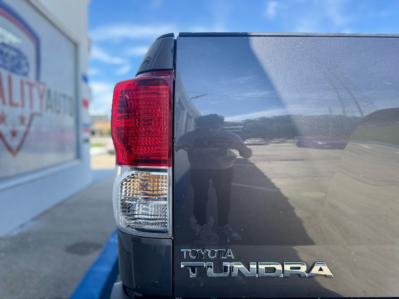 Toyota Tundra Tundra-Grade 5.7L FFV Double Cab 4WD 2012