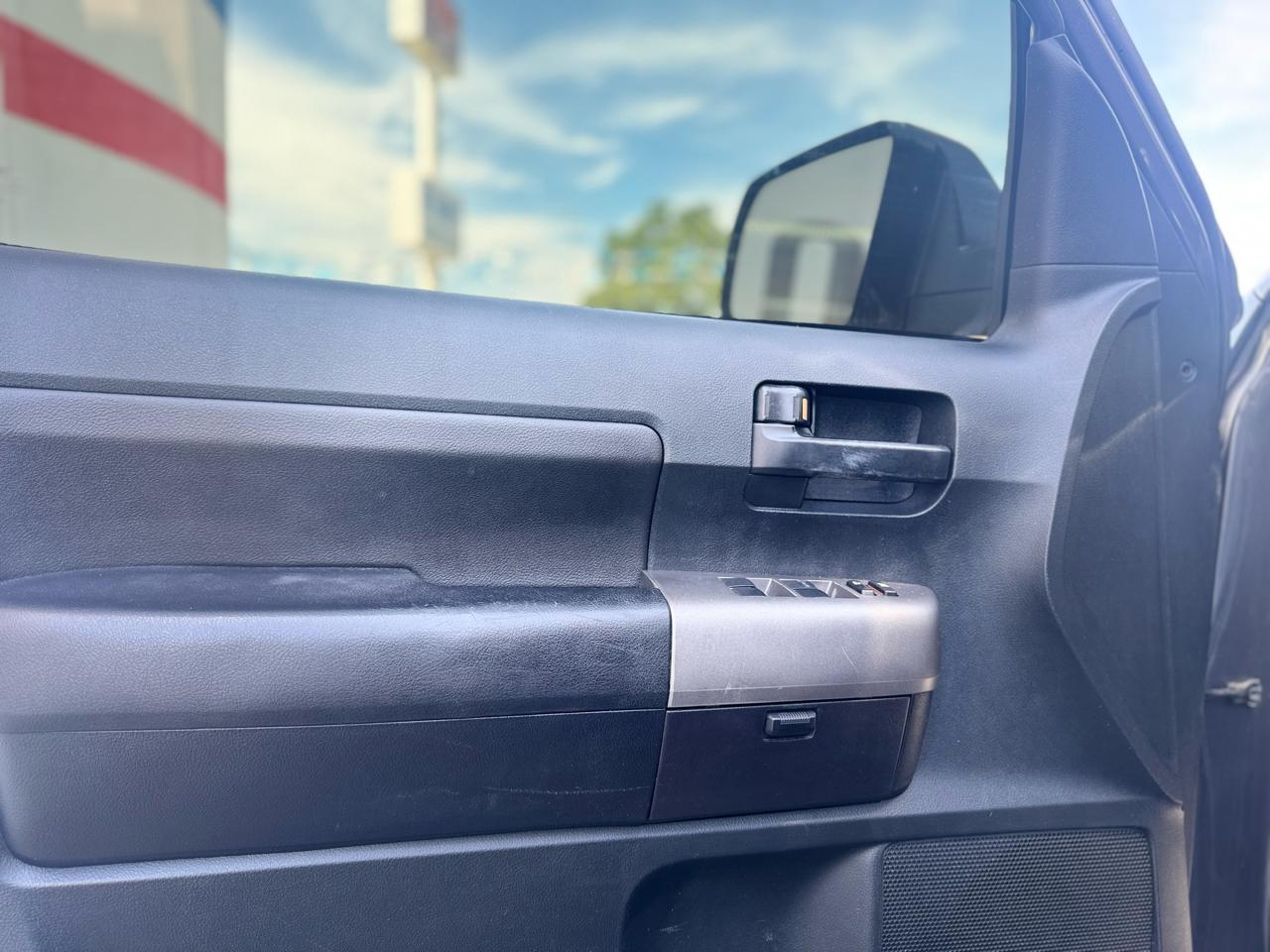 Toyota Tundra Tundra-Grade 5.7L FFV Double Cab 4WD 2012