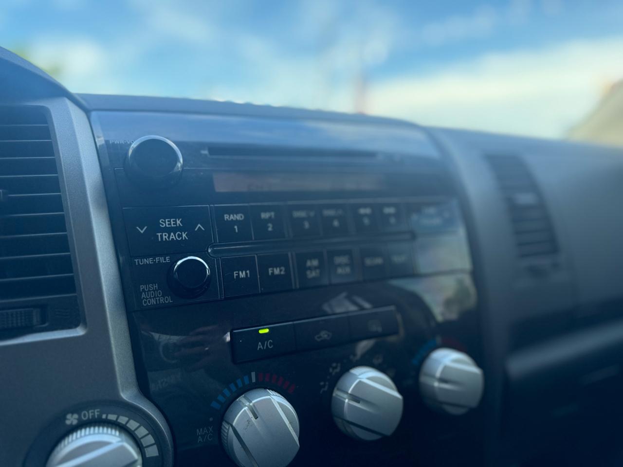 Toyota Tundra Tundra-Grade 5.7L FFV Double Cab 4WD 2012