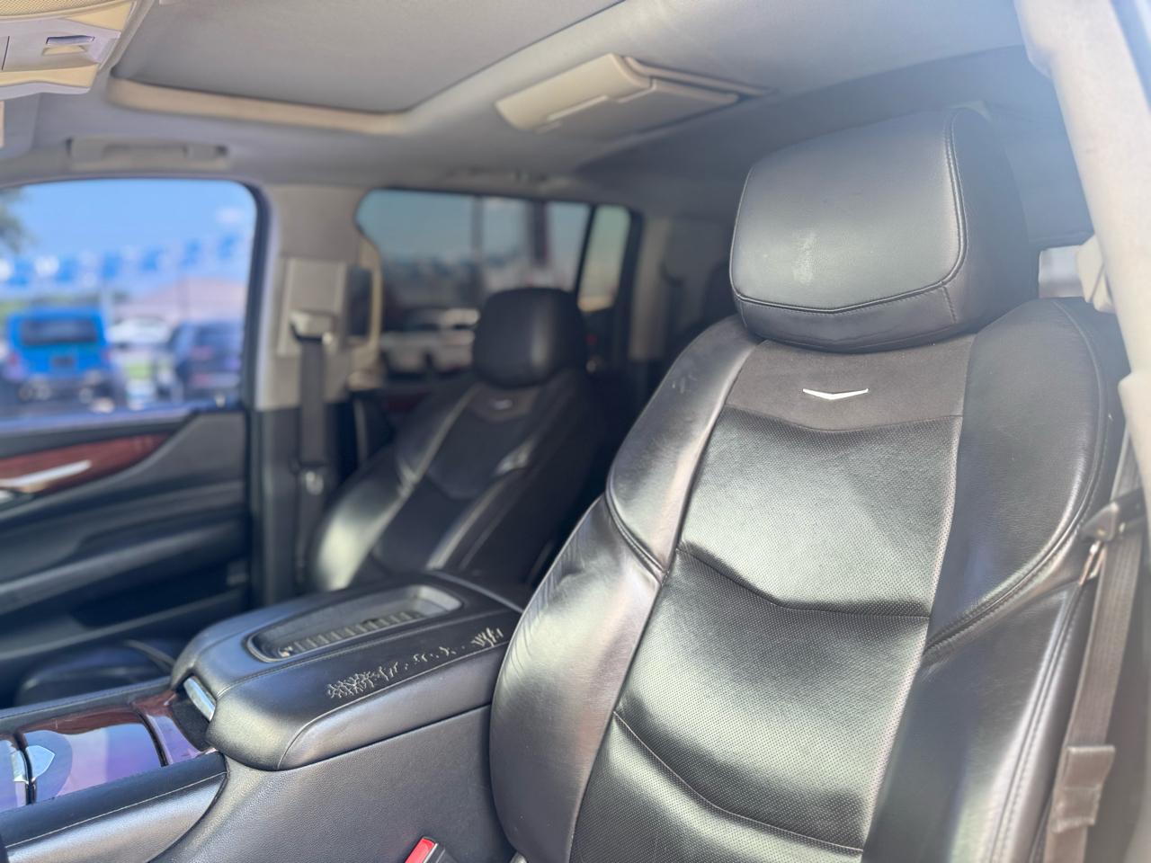 Cadillac Escalade ESV Luxury 4WD 2019