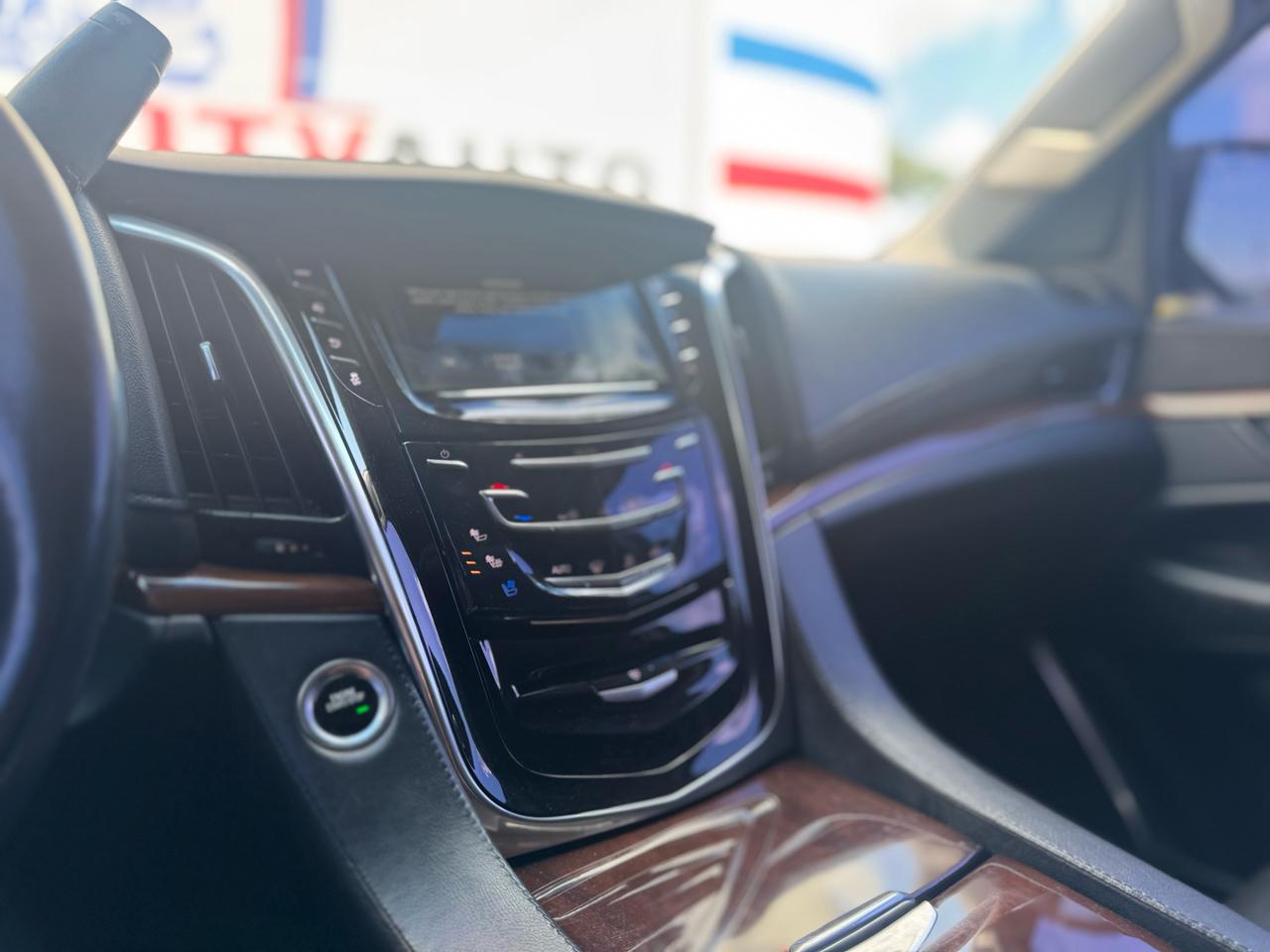 Cadillac Escalade ESV Luxury 4WD 2019