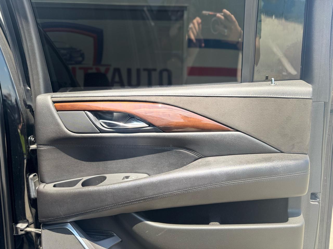 Cadillac Escalade ESV Luxury 4WD 2019