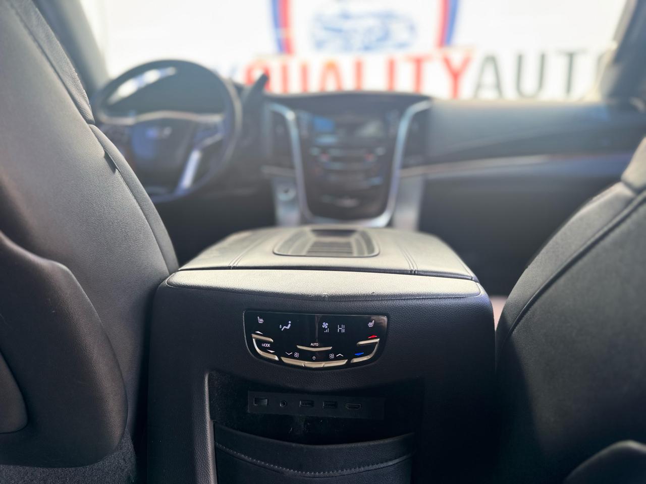 Cadillac Escalade ESV Luxury 4WD 2019
