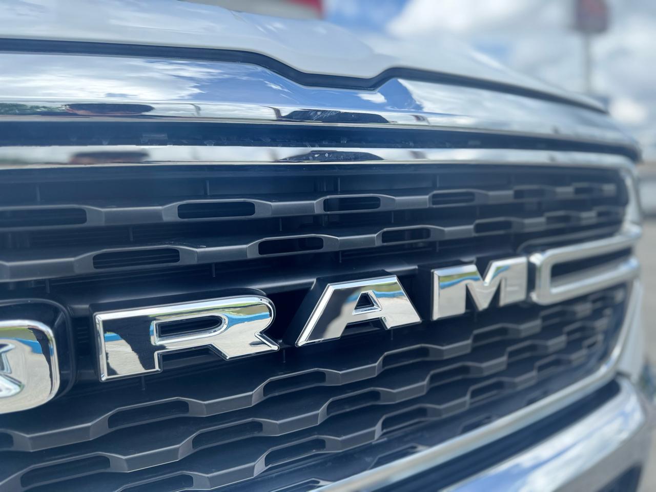 RAM 1500 Big Horn Crew Cab SWB 4WD 2022