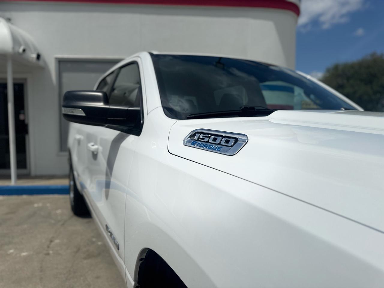 RAM 1500 Big Horn Crew Cab SWB 4WD 2022