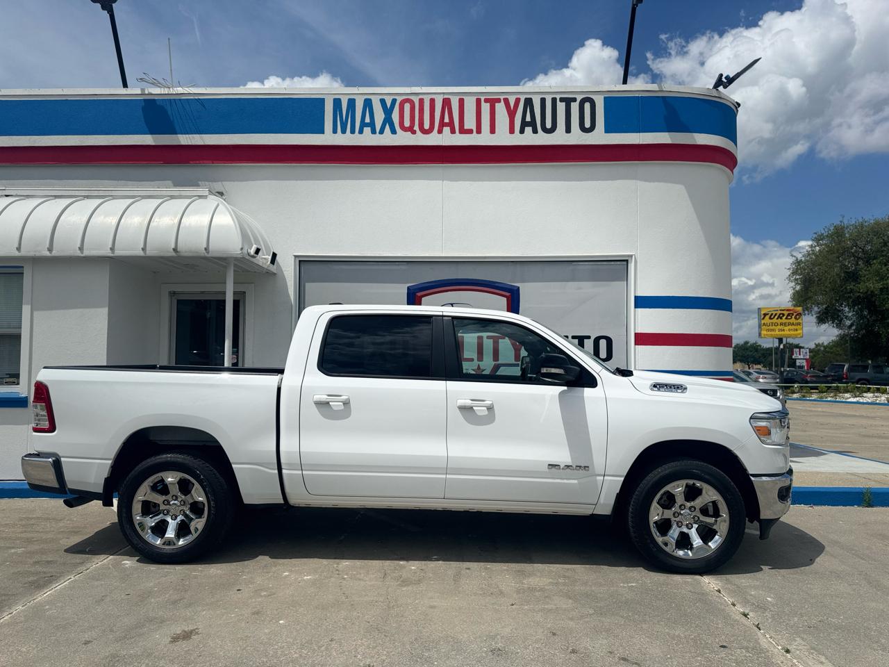 RAM 1500 Big Horn Crew Cab SWB 4WD 2022