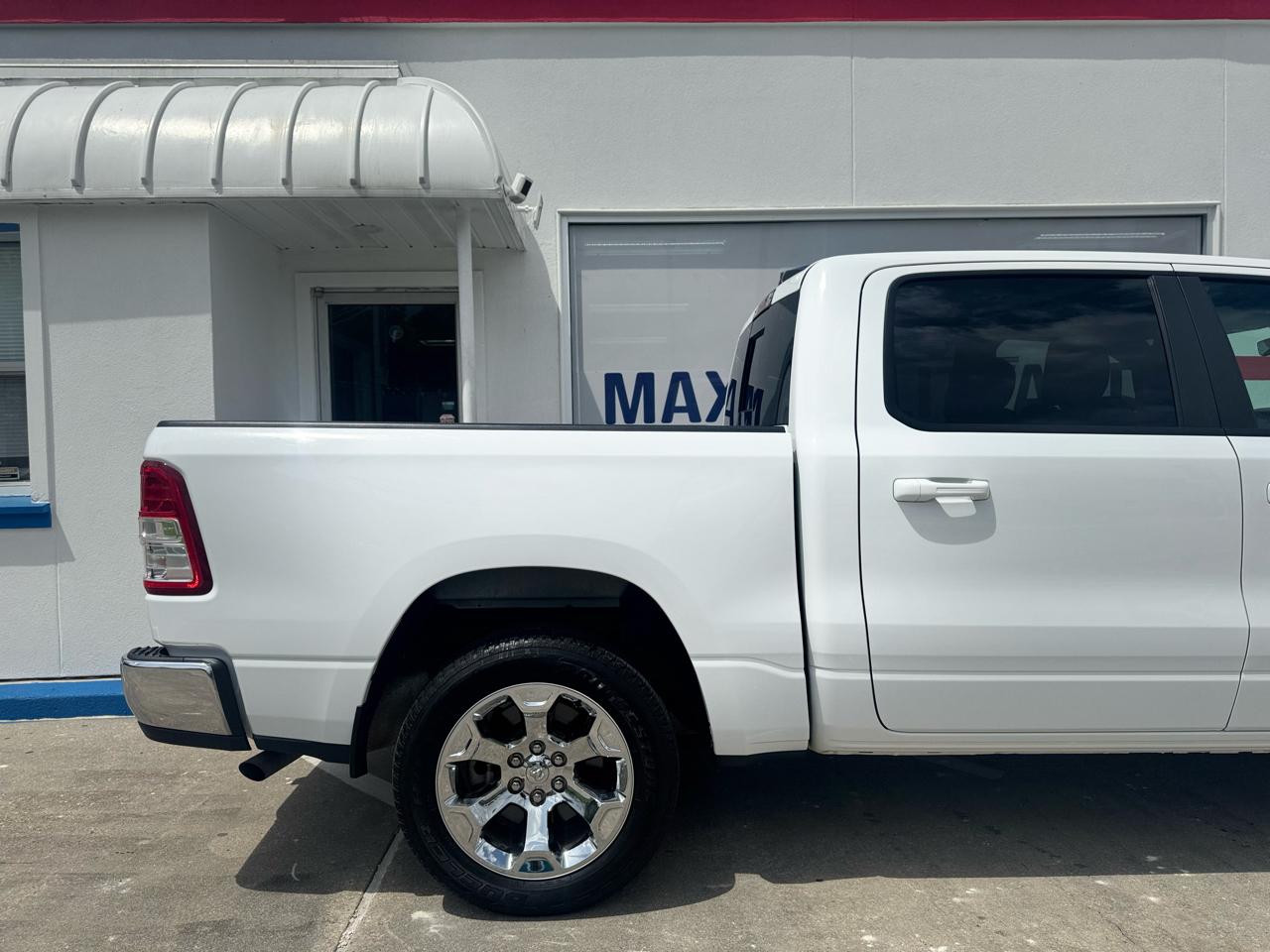 RAM 1500 Big Horn Crew Cab SWB 4WD 2022