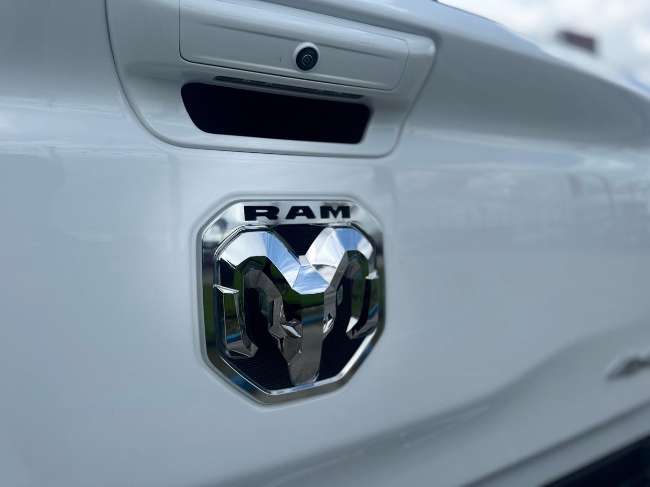 RAM 1500 Big Horn Crew Cab SWB 4WD 2022