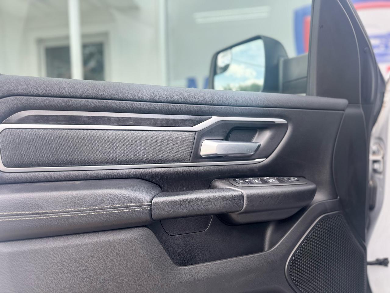 RAM 1500 Big Horn Crew Cab SWB 4WD 2022