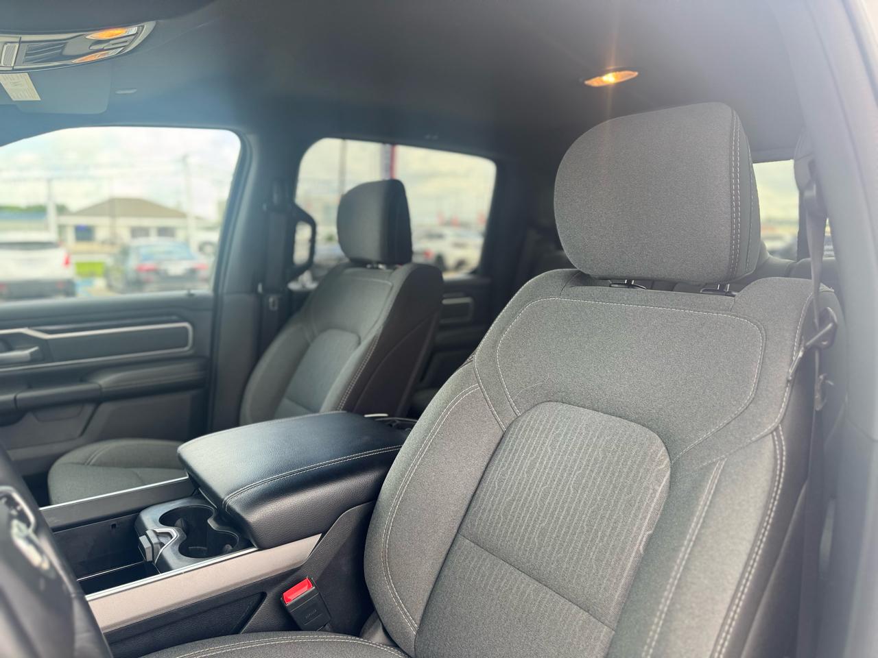 RAM 1500 Big Horn Crew Cab SWB 4WD 2022