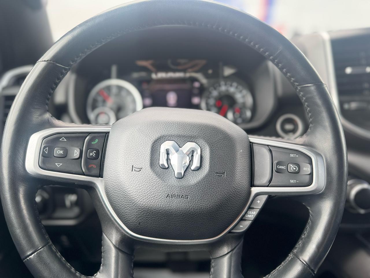 RAM 1500 Big Horn Crew Cab SWB 4WD 2022