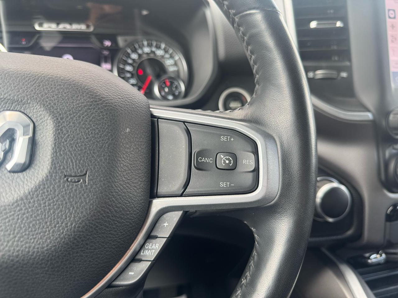 RAM 1500 Big Horn Crew Cab SWB 4WD 2022