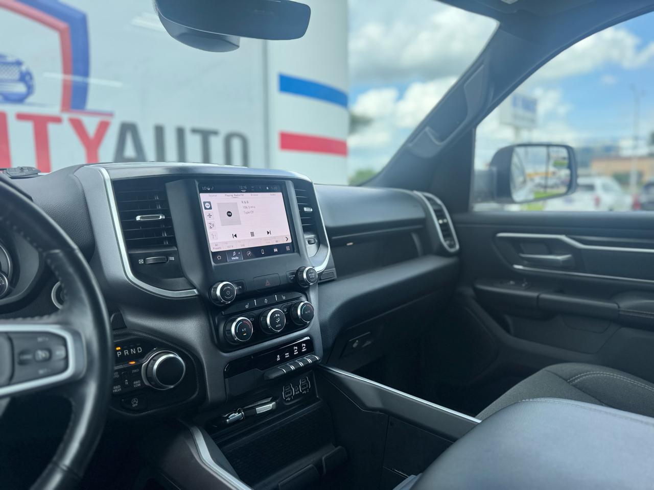 RAM 1500 Big Horn Crew Cab SWB 4WD 2022