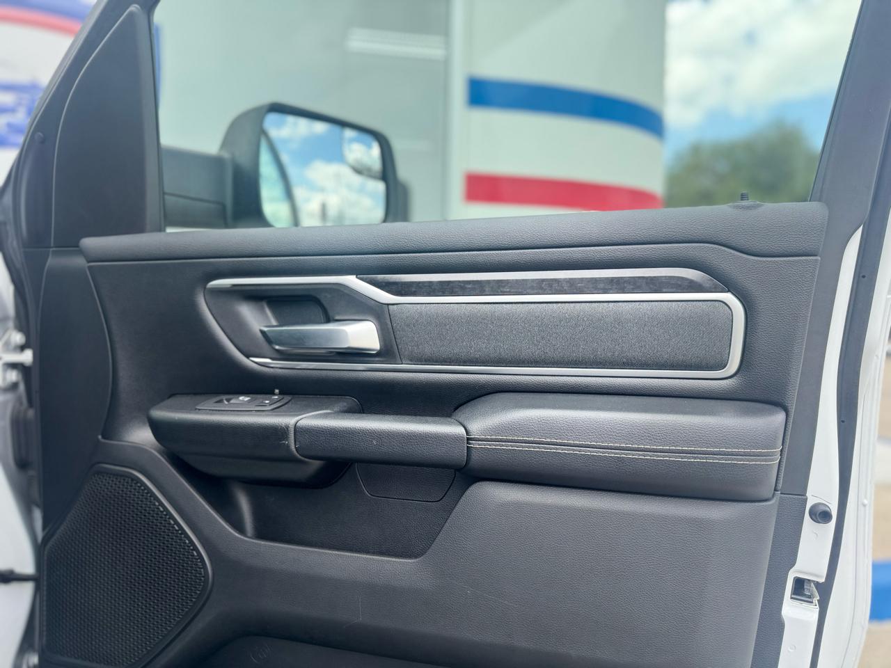 RAM 1500 Big Horn Crew Cab SWB 4WD 2022