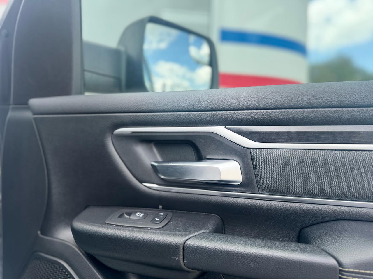 RAM 1500 Big Horn Crew Cab SWB 4WD 2022