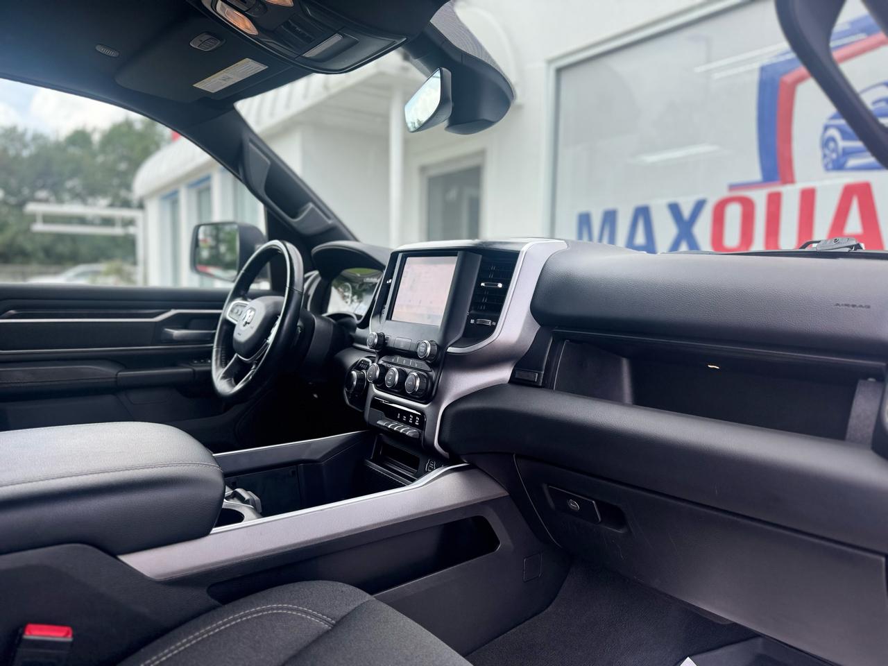 RAM 1500 Big Horn Crew Cab SWB 4WD 2022