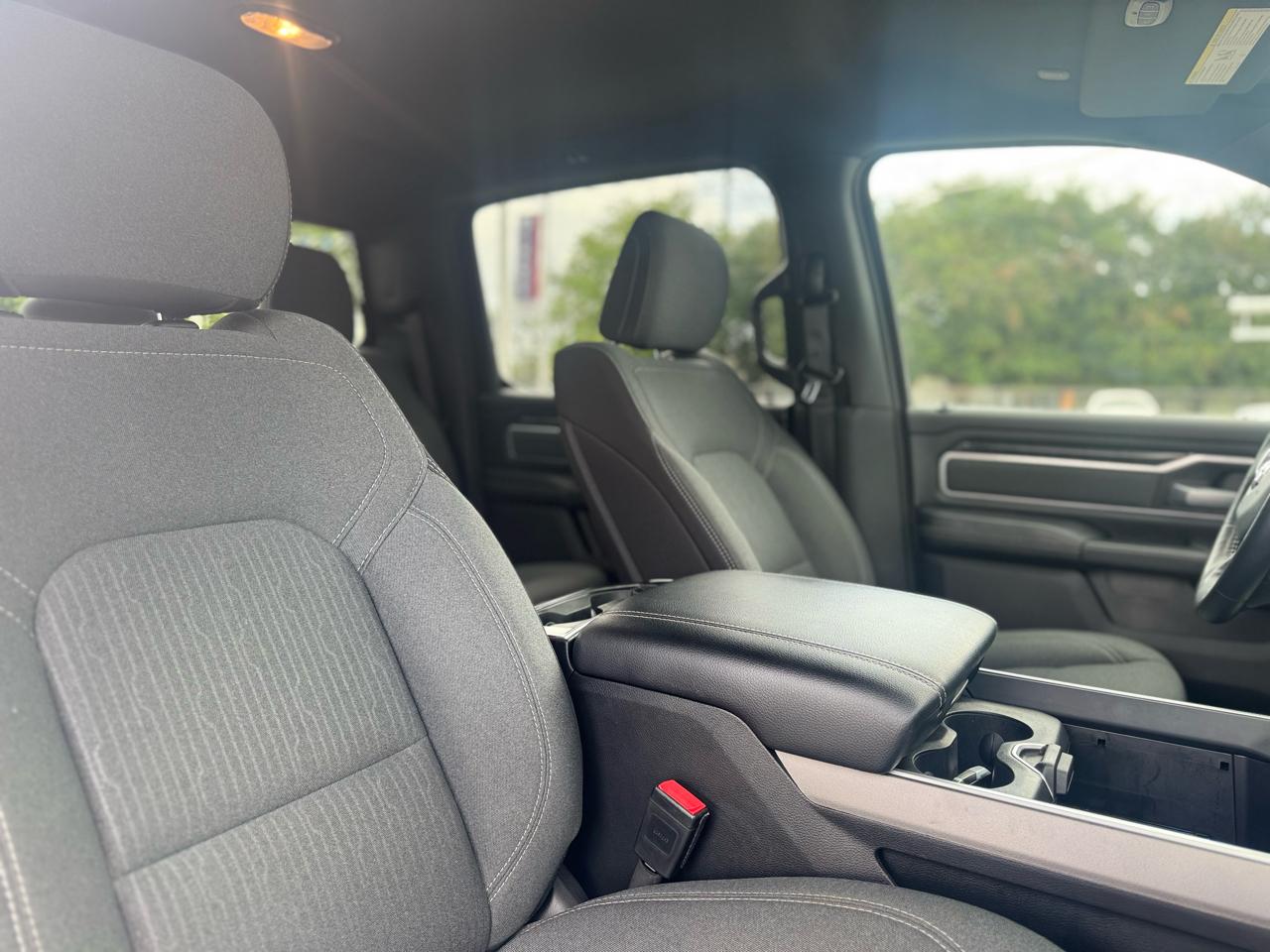 RAM 1500 Big Horn Crew Cab SWB 4WD 2022