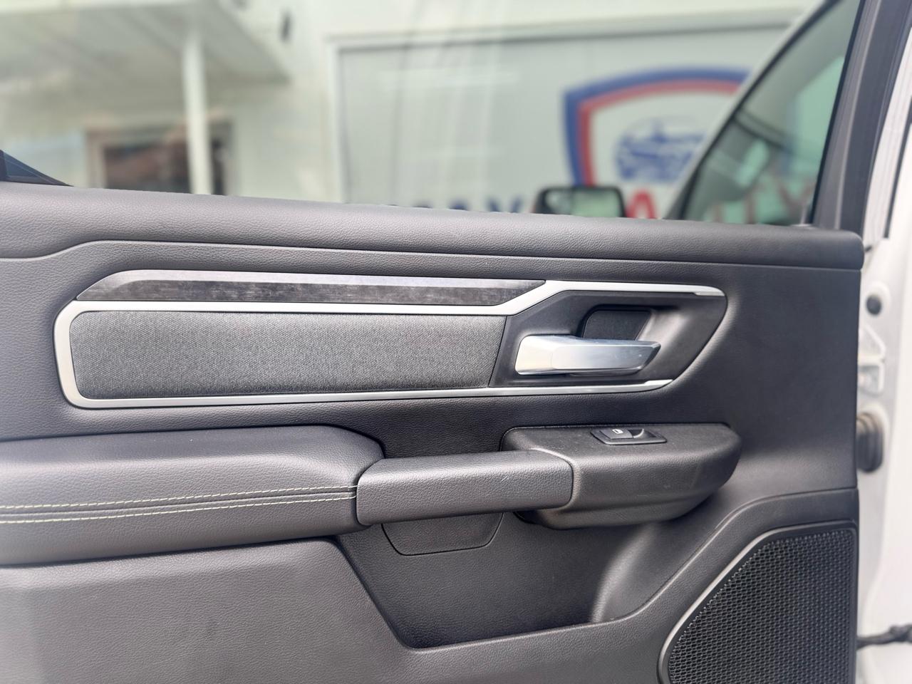 RAM 1500 Big Horn Crew Cab SWB 4WD 2022