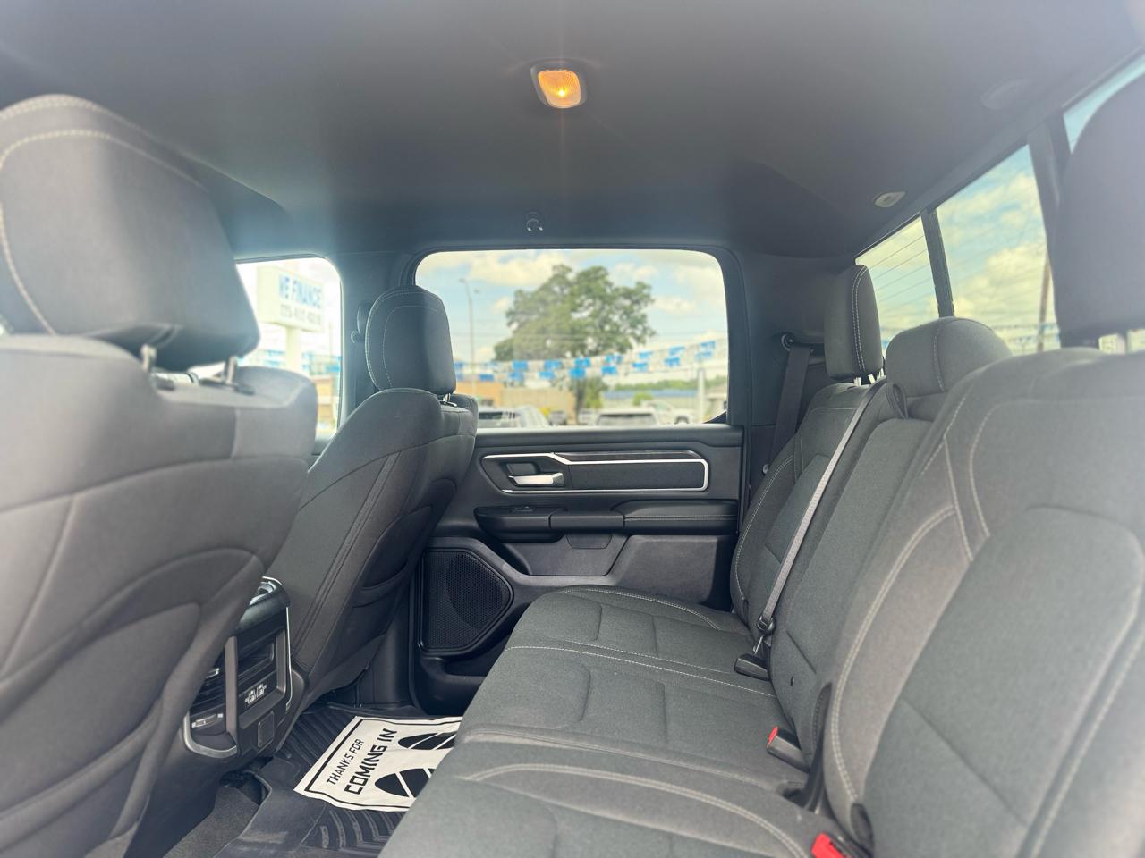 RAM 1500 Big Horn Crew Cab SWB 4WD 2022