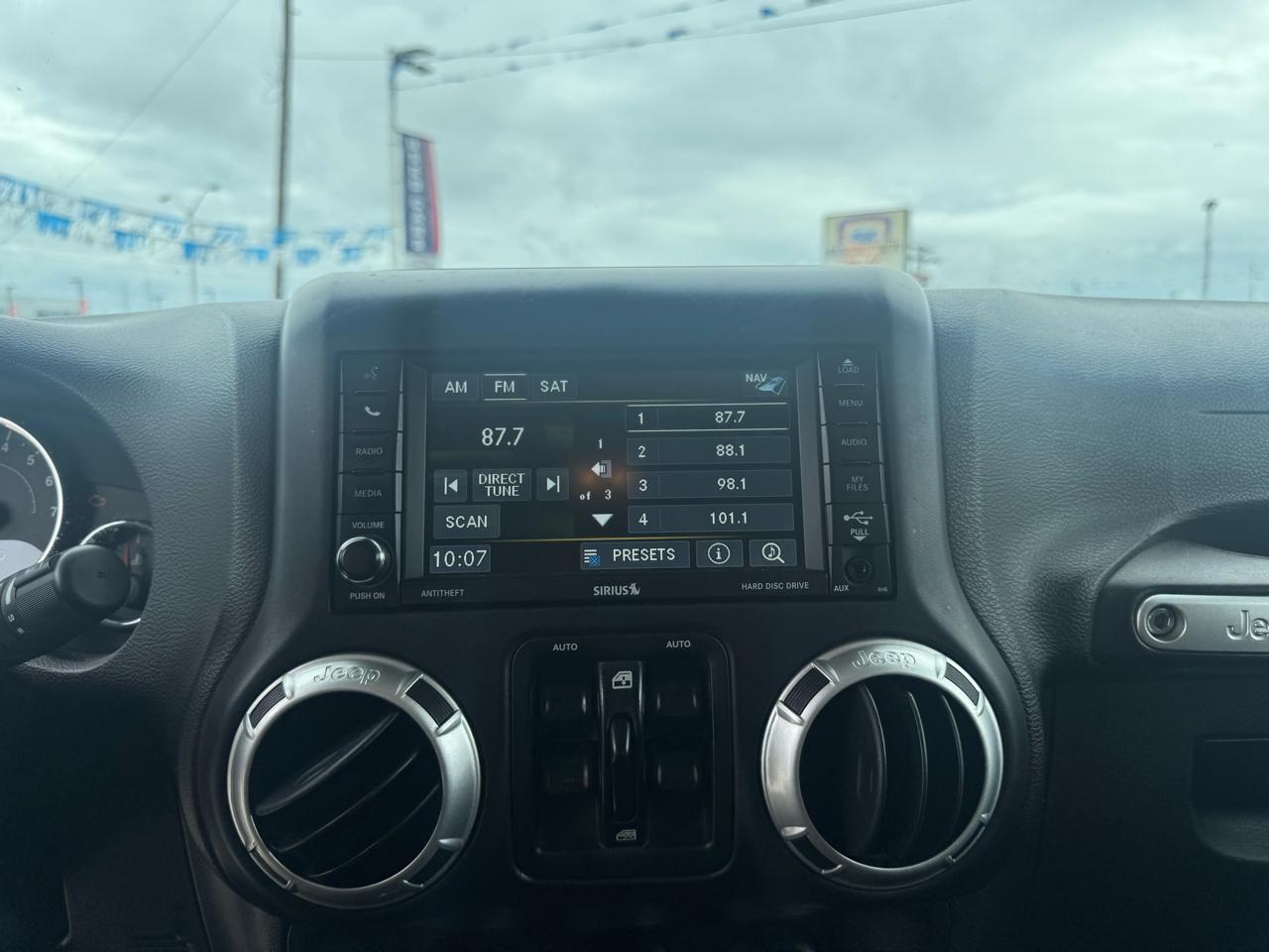 Jeep Wrangler Unlimited Sahara 4WD 2015
