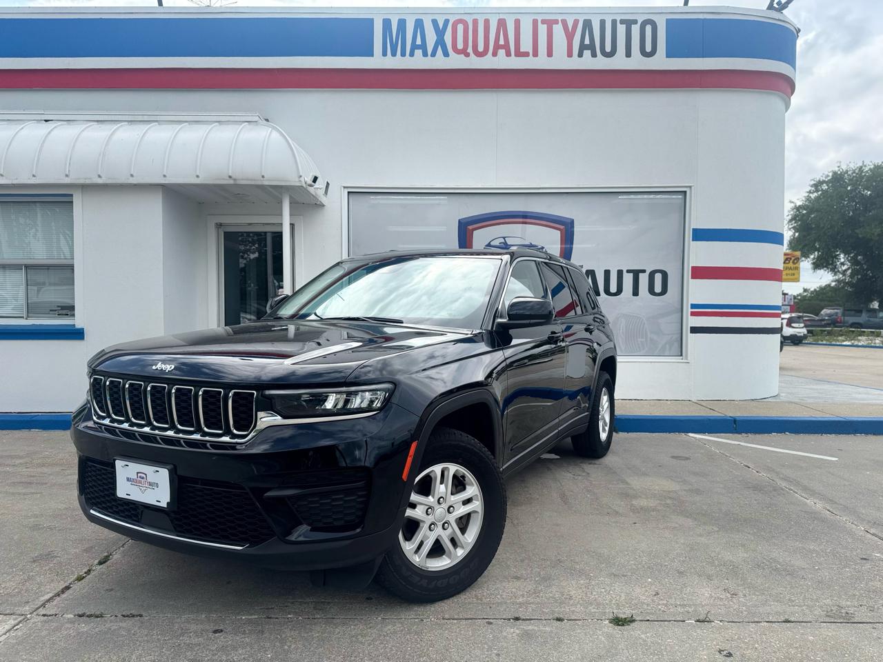 Jeep Grand Cherokee Laredo 4WD 2023