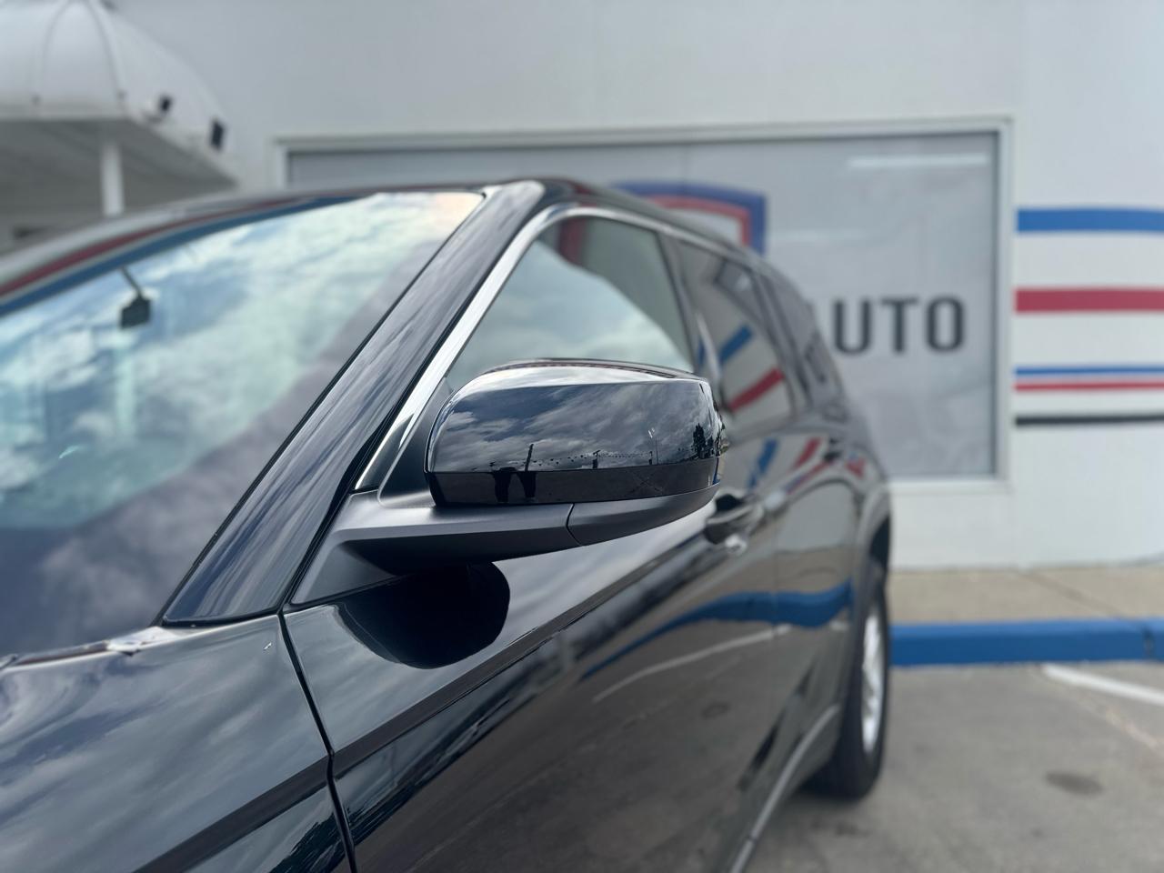 Jeep Grand Cherokee Laredo 4WD 2023