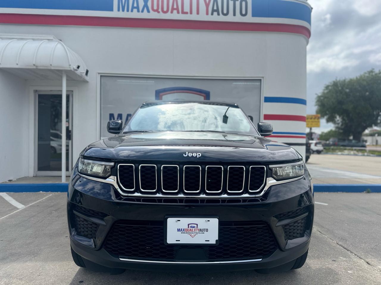 Jeep Grand Cherokee Laredo 4WD 2023