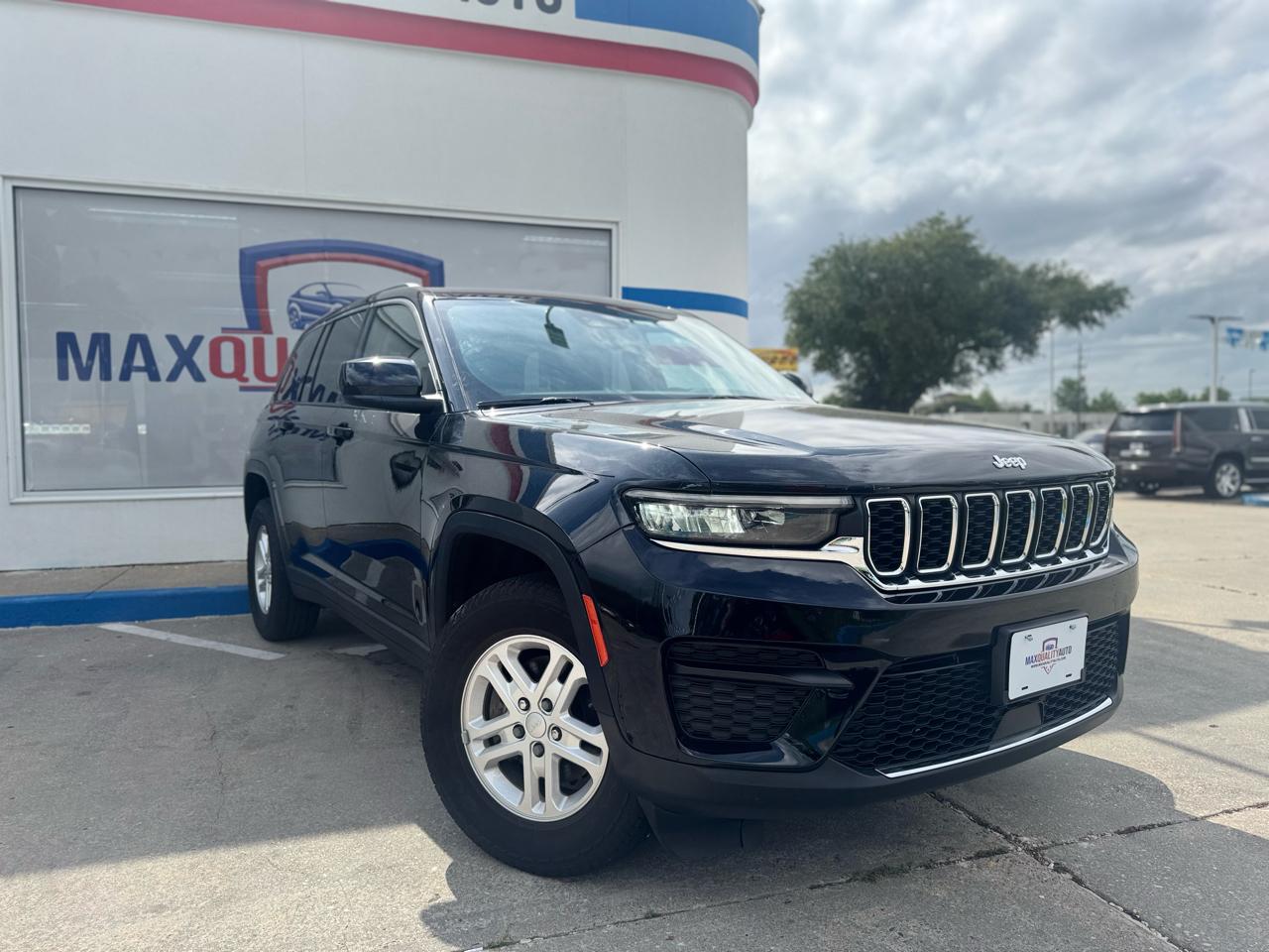 Jeep Grand Cherokee Laredo 4WD 2023